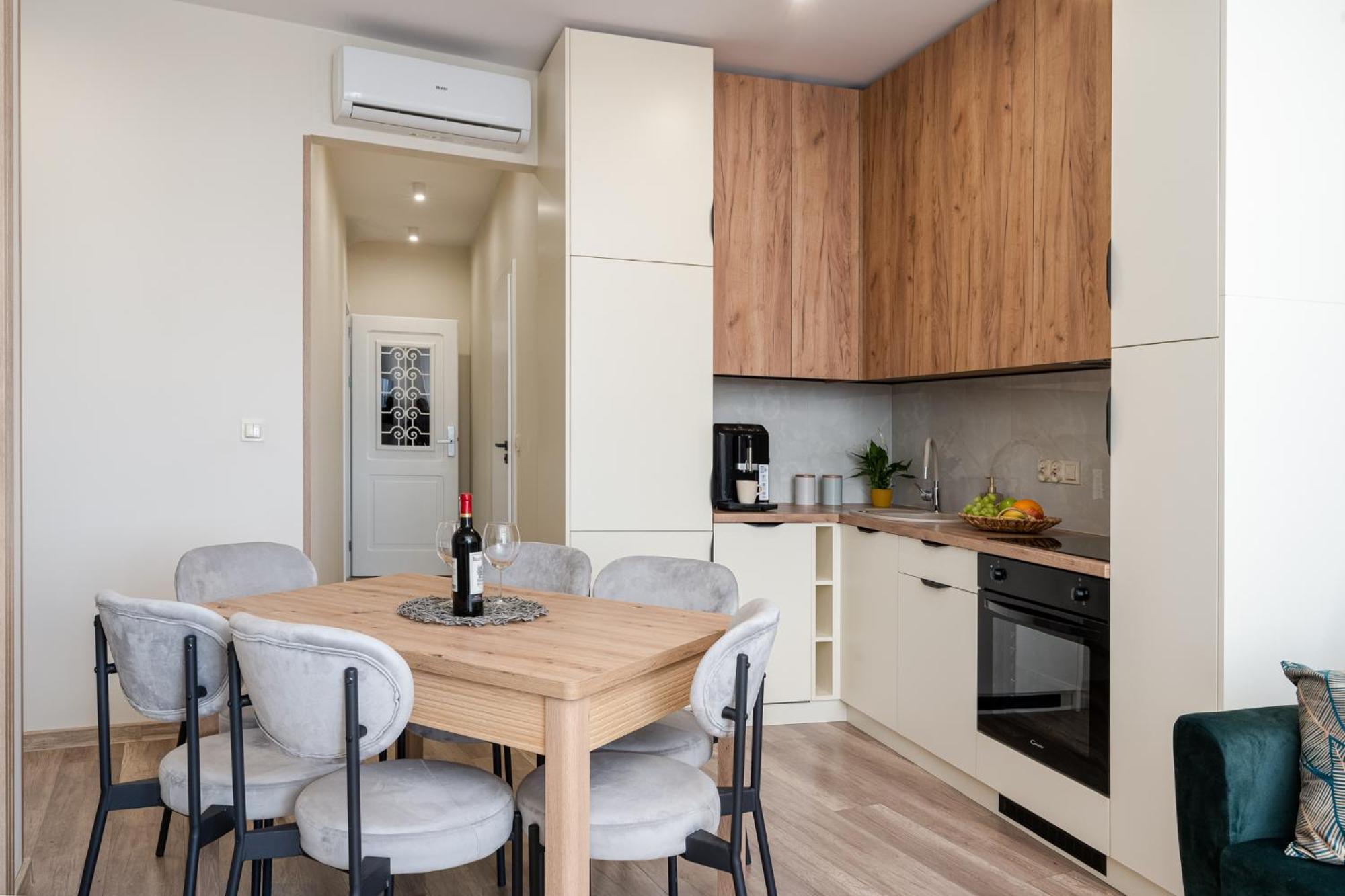 Basztowa Apartments By Vsi Krakkó Kültér fotó